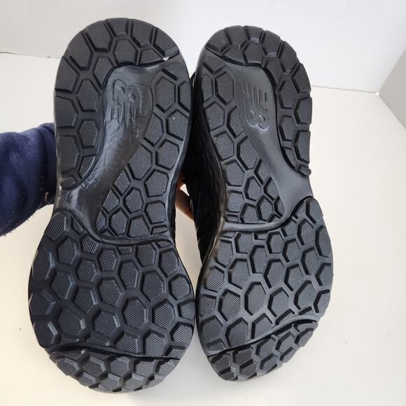 New Balance Women's 520 V7 Running Shoe, Black/Black, 8.5 Wide - Picture 6 of 8